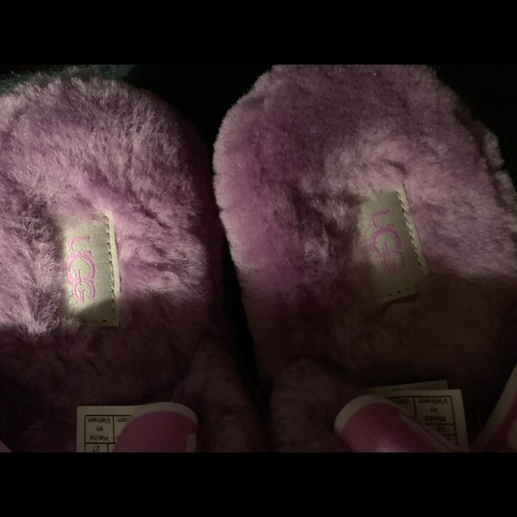 UGG OH YEAH* IN MAGNOLIA, (medium purple) sz10 - Picture 9 of 9